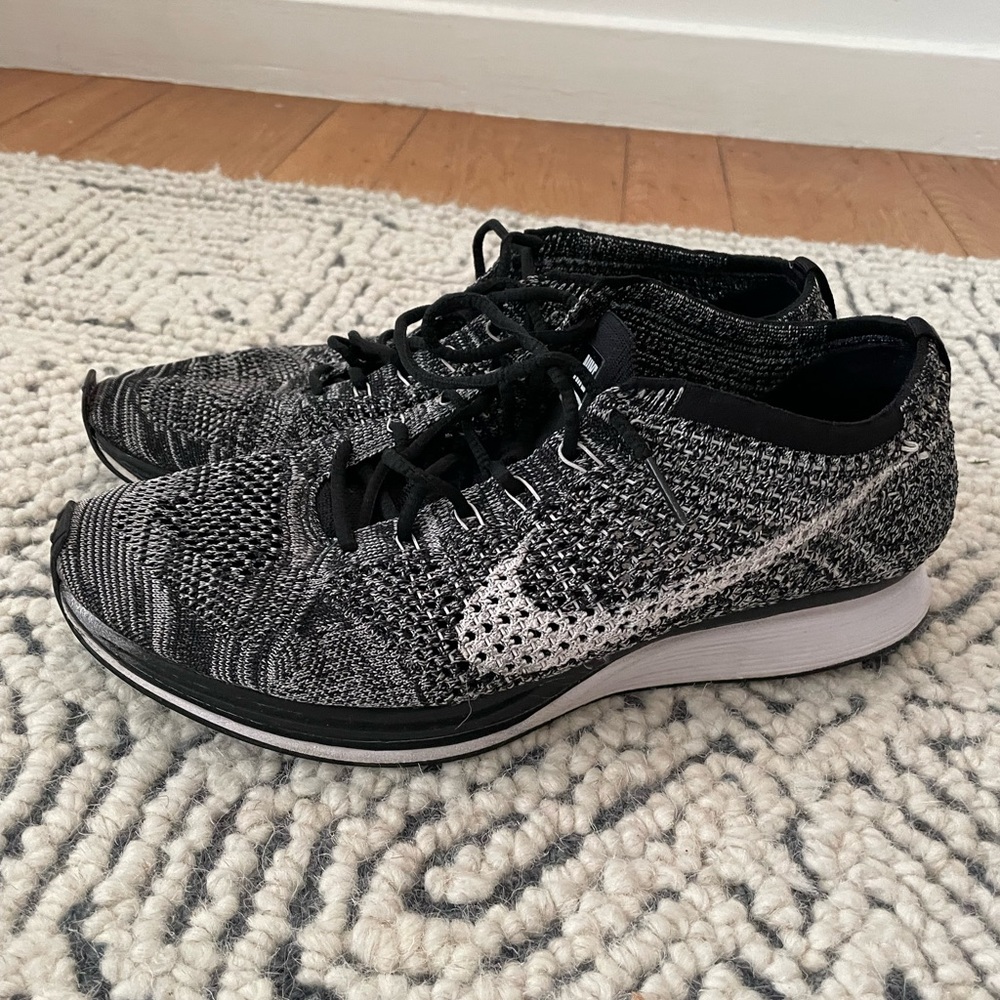 Nike Flyknit Racer 9.5